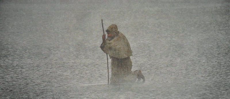 El Amazonas ya está en el Vaticano, el escándalo financiero sigue vivo, el Papa Francisco nombra un párroco laico, rezando por la iglesia.