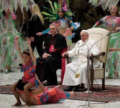 Audiencia en vaticano subida de tono: el circo erótico y la monja canival, la imposible posición del Papa Francisco en China.