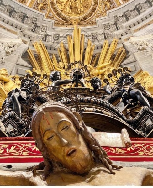 Dominica in Palmis, el Papa Francisco y el Vicario de Cristo, nocturnidad en el Vaticano, la Sacra Sindone, los dineros apestados.