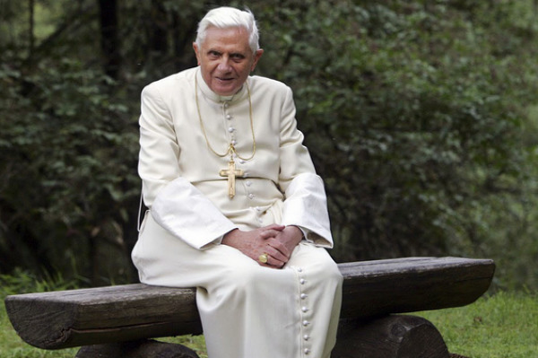 Benedicto XVI cumple 93 años: ¡Felicidades Santidad!, la task force del Vaticano, el ocaso del Papa Francisco, Pell siempre Pell.