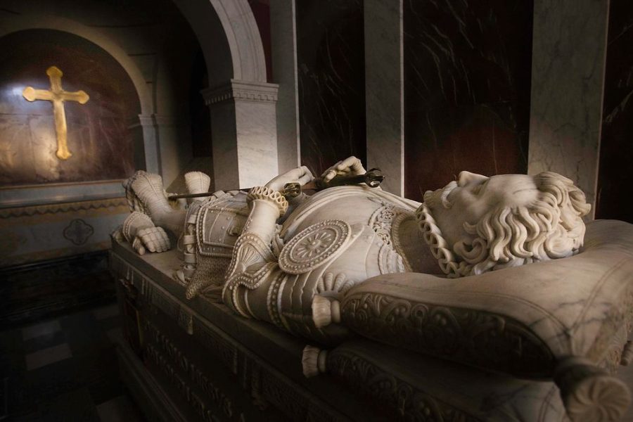 Benedicto XVI abandona el Vaticano, Ratisbona ciudad papal, el Vaticano contra el agujero de ozono, el Papa Francisco y el racismo.