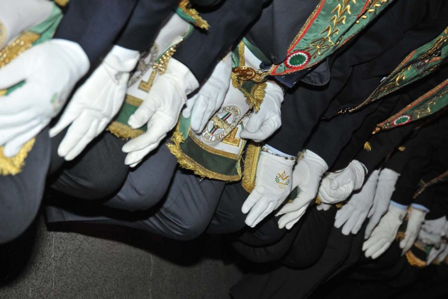 La cojera del Papa Francisco, los desacreditados del Vaticano, las logias masónicas en crisis, 40 años de la P2, la Tierra Santa.