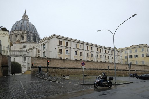 Los muros del Papa Francisco, la esquizofrenia abortista, la locura ¿judicial? del Vaticano, la limpieza en los movimientos.