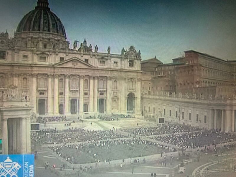 El Papa Francisco ¿Putinero?, relectura del atentado a Juan Pablo II y renuncia de Benedicto XVI, China, Buenos Aires, Bose, Maradiaga.