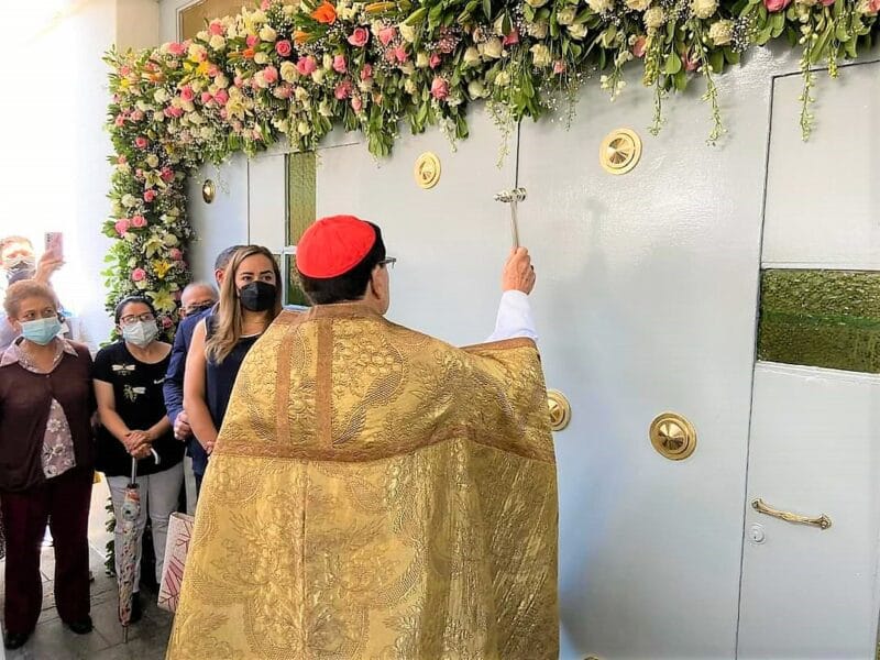 Cardenal Norberto Rivera Carrera abre Puerta Santa por el IV centenario de la canonización de san Isidro Labrador