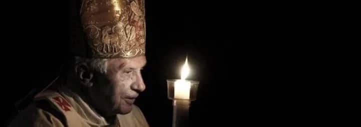 El Papa Francisco y Celestino V, el sistema Vaticano, el Katholikentag, Fréjus-Toulon, Civiltà Cattolica, el halcón de San Pedro.