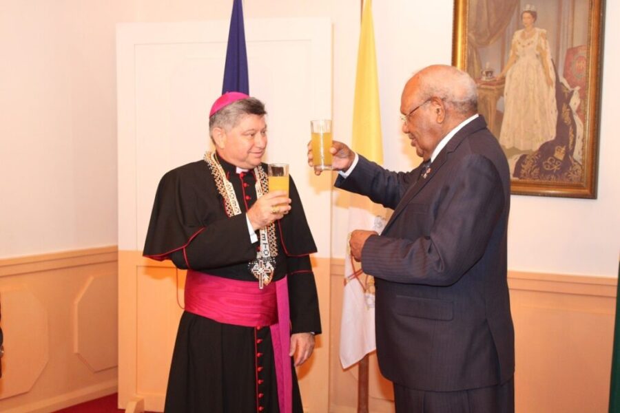 Arzobispo mexicano Fermín Sosa asume nunciatura de Islas Salomón