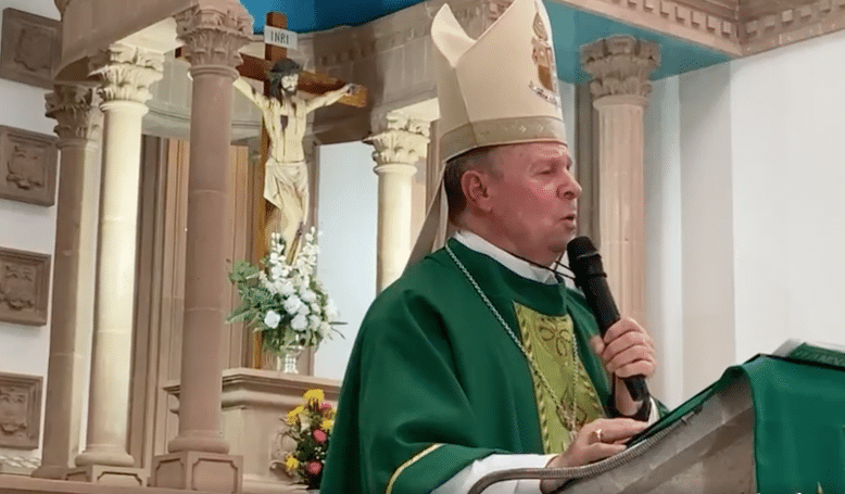 Obispo de Apatzingán critica triunfalismo de gobierno, se debería “Celebrar un día de duelo y reconocer que hay más violencia”