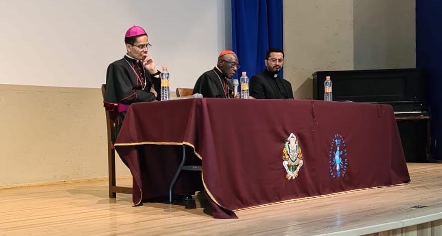 Cardenal Sarah en el Seminario Conciliar de México: “Ningún Sínodo tiene poder de transformar el don del sacerdocio”