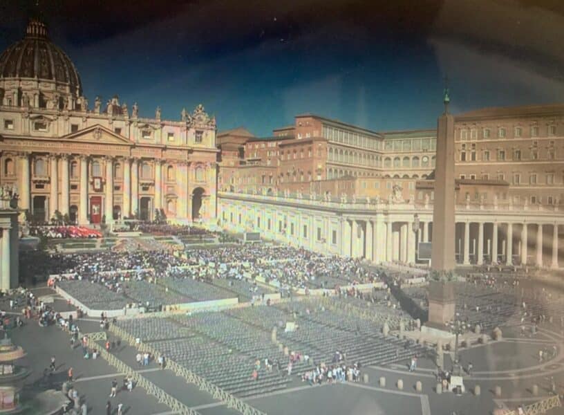 ¿Tenemos nuevos cardenales?, hacia el cónclave, praxis y doctrina en el sínodo, Becciu y el Tucho, la deuda de Marsella, el timo del clima, «defénde nos in proelio».