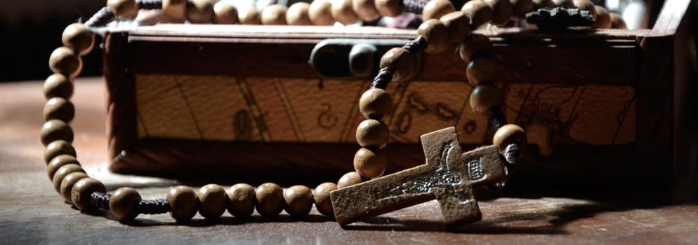 Cada rosario es un duro golpe dado a la potencia del mal