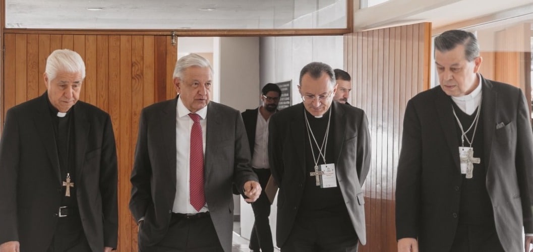 Entró como mesías y salió como maldito, la visita de AMLO a la CEM