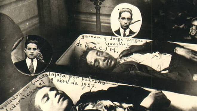 Ni de izquierda ni de derecha ¡Viva Cristo Rey!