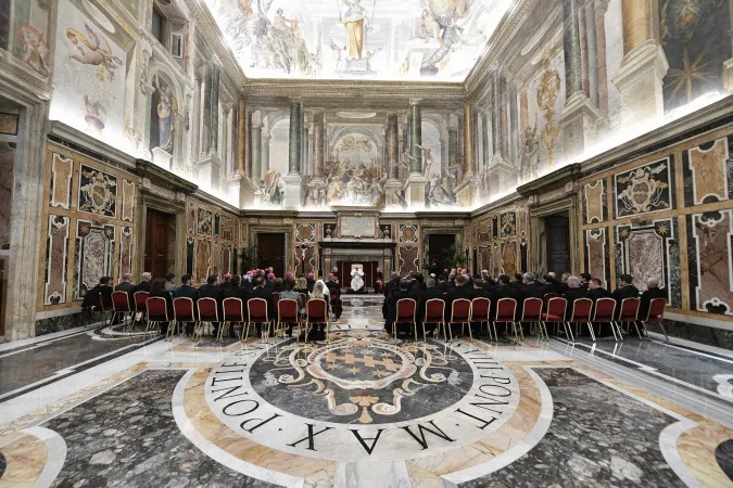 El Papa Francisco ¿aclara? las bendiciones tucheras, entre los contrarios y ‘ancha es Castilla’, el cardenal Lacroix ‘cesa’, Kiril contra fiducia, los nazis, el vino y Benedicto XVI.