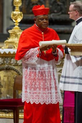 El futuro negro de la iglesia: el Papa Francisco consiente y el tucho calla, África tiene un nombre: Ambongo, Pell sigue vivo, bendiciones en el Vaticano, la iglesia africana.