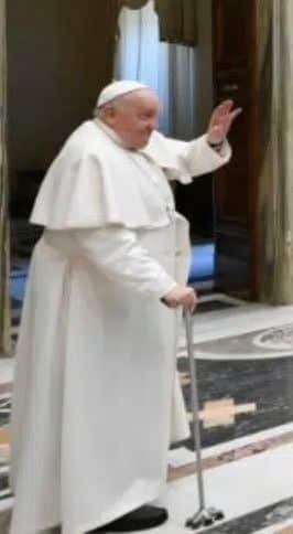 De la «Fiducia Supplicans» a la «Gestis verbisque», la santa indignación, el Papa Francisco escribe a los hermanos judios, el vetero mediador, el cisma de occidente.