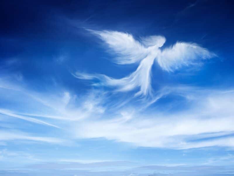 Ver ángeles no es un gran milagro… Ver tus propios pecados es un milagro