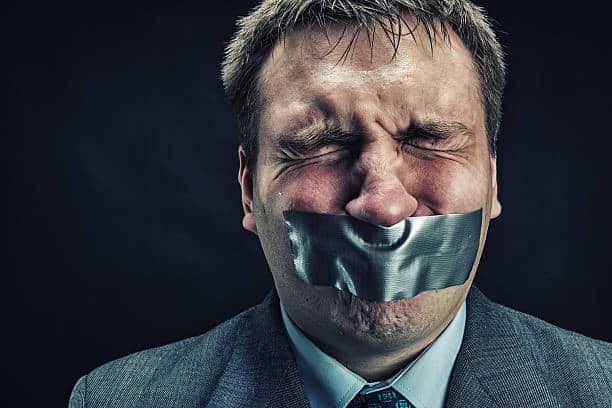 Editorial Centro Católico Multimedial. «Ominoso silencio»