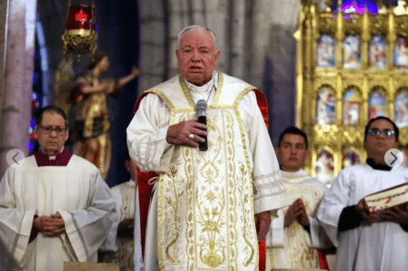 Cardenal Sandoval habría inducido al voto; Tribunal Electoral ordena revisar mensaje del prelado emérito