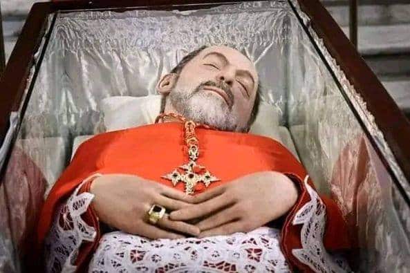 El proselitismo del Papa Francisco, la sotana de Benedicto XVI, las pensiones del Vaticano, el cardenal Gregorio Pietro XV Agagianiano, Francia en Roma, hacía una nueva civilización católica.