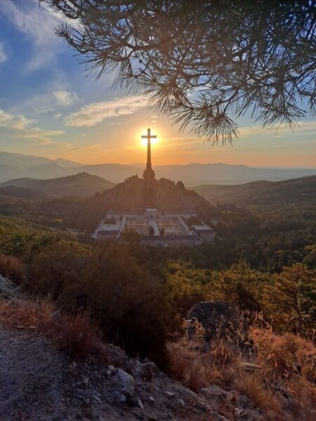 Ligera mejoría del Papa Francisco, a vueltas con la ‘teología rápida’, las buenas razones del amigo Tucho, los negocios de McElroy, el señor McCarrick ha muerto, Rusia, Usa, Europa, los caídos obispos españoles.