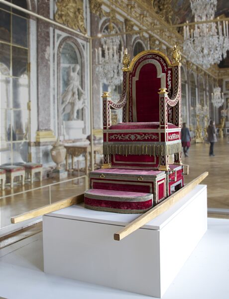 En torno a la defunción del Papa Francisco, ¿doce años sin magisterio social?, el riesgo de un Francisco II,  dos cardenales de baja,  en Chino no se ha muerto,  los elogios fúnebres, ¿el fin de los 2030?, rezar por un Papa Católico.