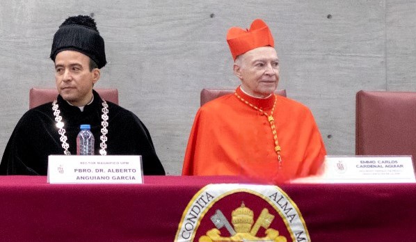 Súbita deposición del rector de la Universidad Pontificia, nunciatura y obispos designan a interino