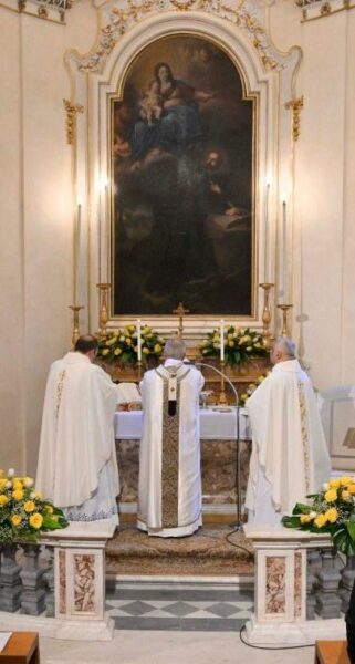 El descanso ad orientem de León XIV, las prioridades de un pontificado, las mentiras de la Traditiones Custodes, a los diez años de Biffi, signos de contradicción, las minorías creativas.