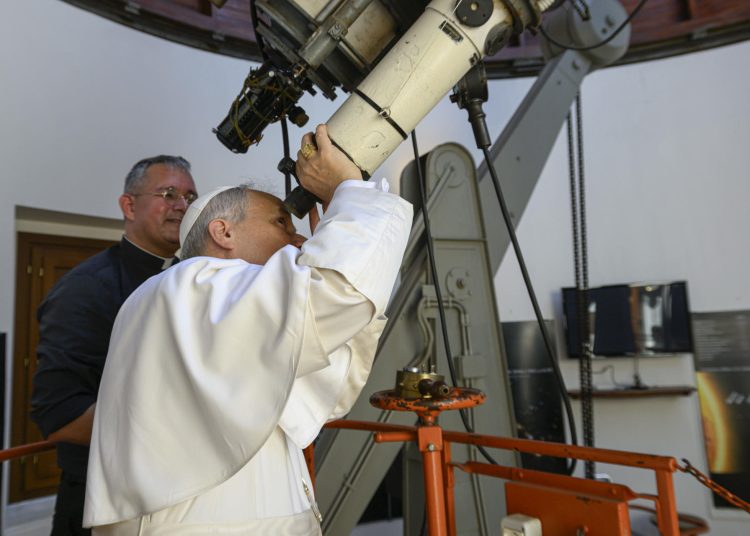 Pablo y León en la Luna
