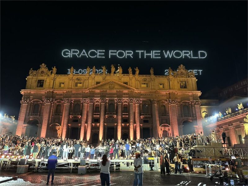 ¿Leão XIV em Lampedusa?’ ¿O Vaticano ou Las Vegas?, ¿os abusos na gaveta? , ¿Parolin com a flotilha de Gaza?, ¿O Papa está?, ¿Gibraltar diocese inglesa?, ¿sinodalidade ou comunhão?, ¿a primavera conciliar?, ¿esquecer a Fiducia supplicans?