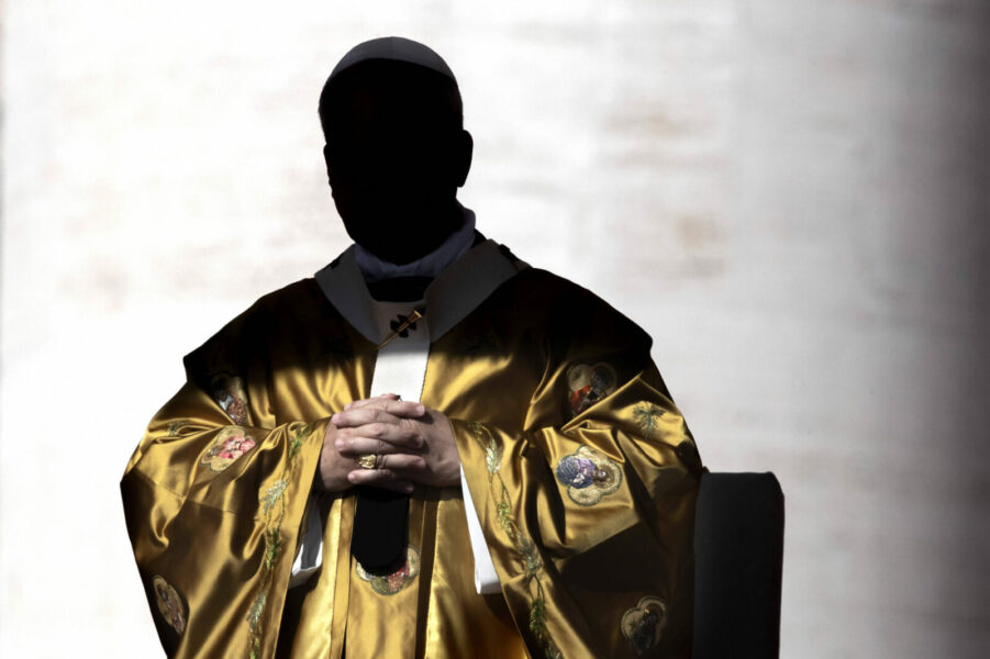 Entrevista a León XIV, el verano de prueba ha terminado, los drones de Musk en el Vaticano, la tumba olvidada del Papa Francisco, «la excomunión», el casi católico Charlie Kirk.