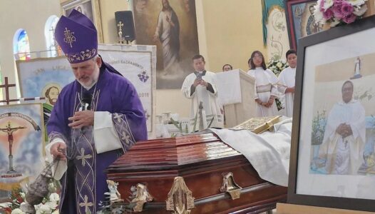 Editorial Centro Católico Multimedial. “Si matas a un cura, puedes matar a cualquiera”