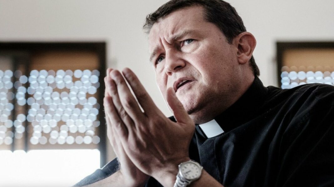 En defensa del padre Custodio Ballester: Sacerdote valiente y defensor de la Vida