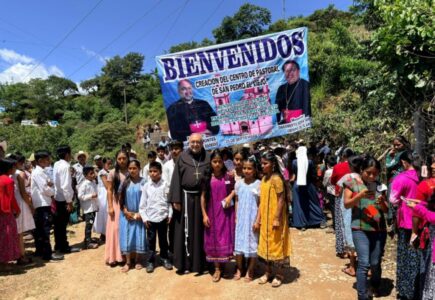 Arzobispo de Oviedo enfrentó encapuchados armados en Guerrero, México; la misión Lumen Dei en zonas de violencia