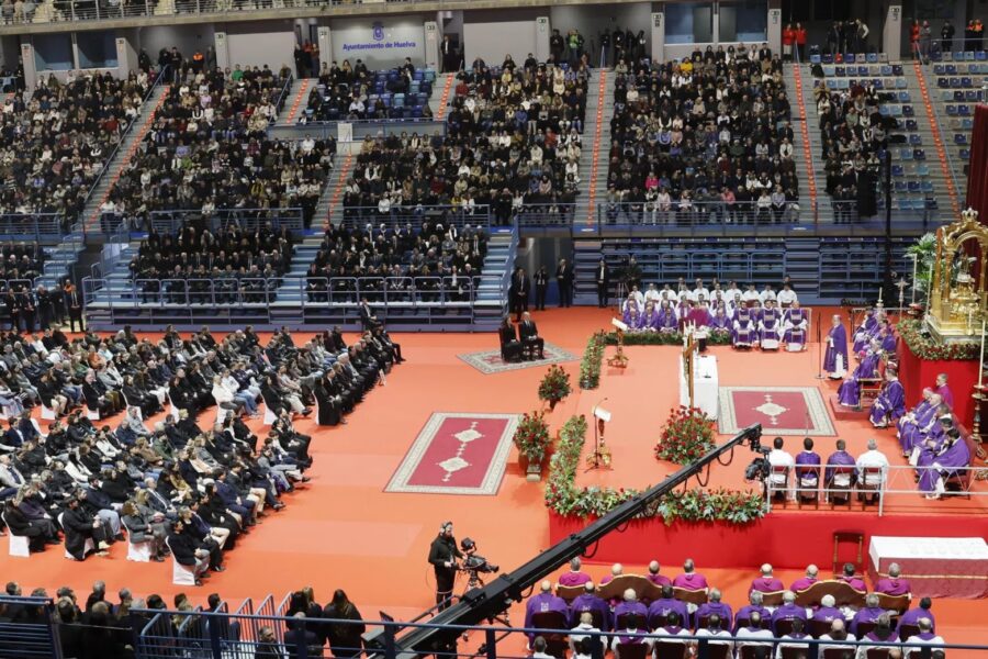 León XIV y el Vaticano II, el Papa contento con ‘su’ Tucho, a los obispos de Europa, Regnum Christi, el problema Cupich, los comunistas de Nicaragua y la P2,​ el restaurante sobre la tumba de Pedro, la primada y funerales en España, los musulmanes y el diálogo, ¿Con el Tucho?, ni en broma. 