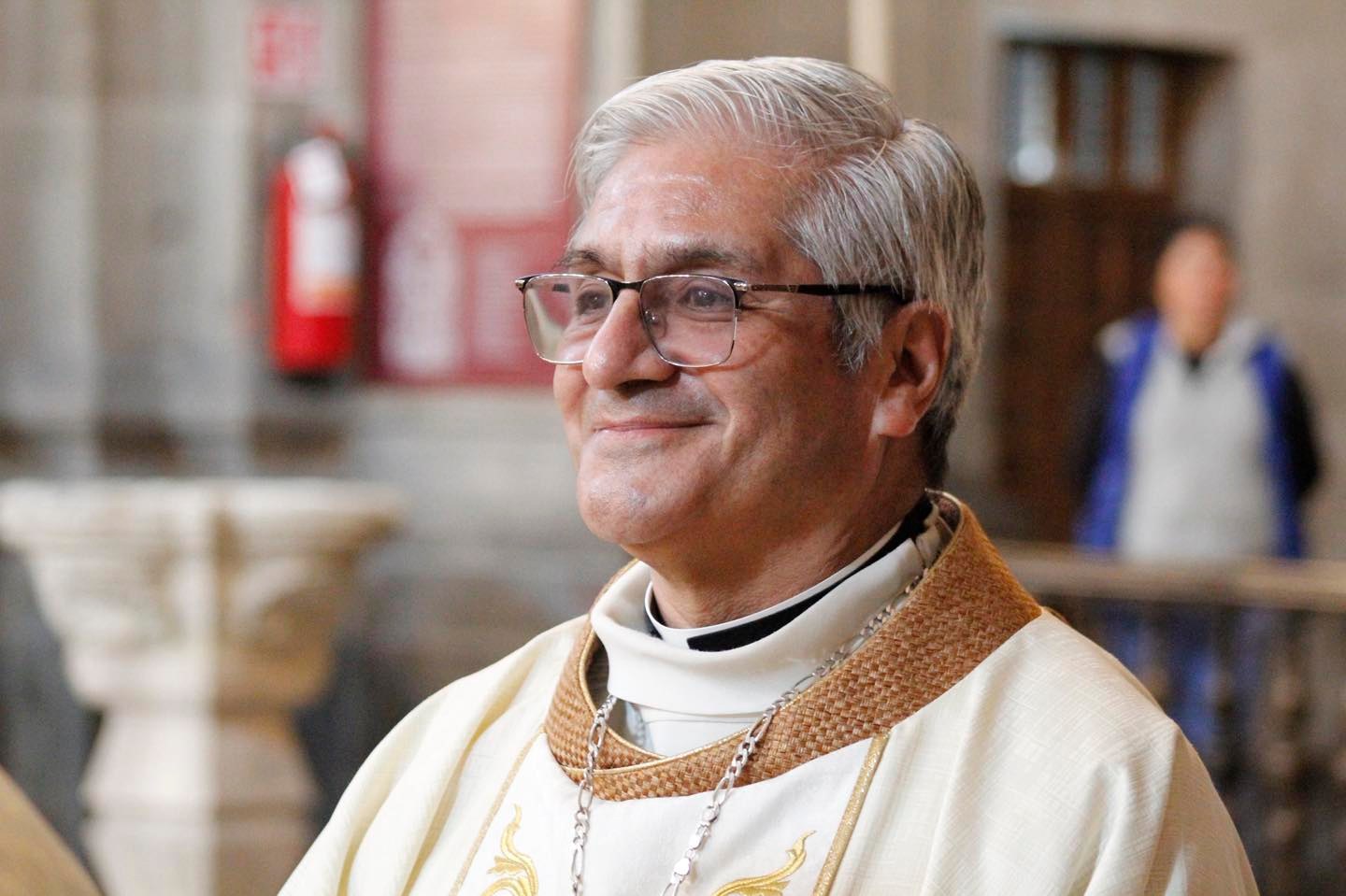 Mons. Muñoz. Moderador.