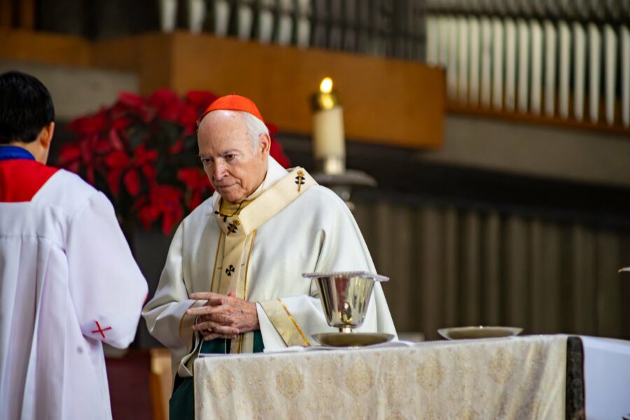 Arzobispo de México da nuevos nombramientos a canónigos de Guadalupe