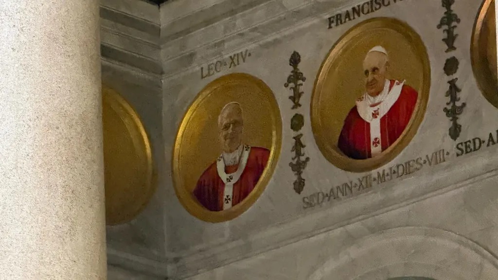 El Papa con la vida, el tondo de León XIV, la Acción Católica, las comunicaciones sociales, mensaje a «Porta a Porta», los 200 años de Brasil y la Santa Sede, Filoni y la diplomacia, la «Junta de la Paz», una rosa para el mundo, el chavista arzobispo de Caracas, funeral de Valentino, bienal de Arte Sacro, Viena ya tiene arzobispo. 