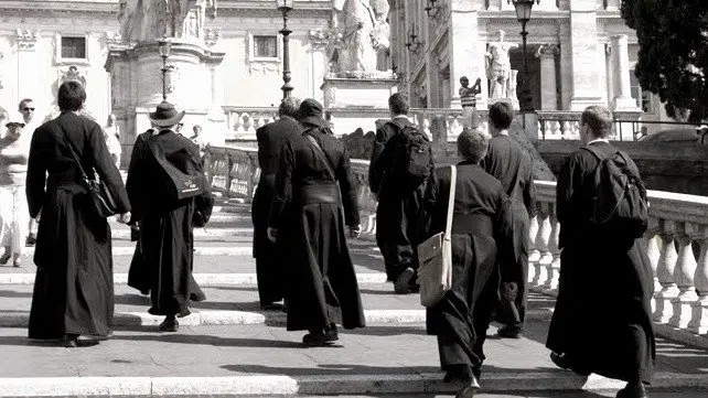 León XIV en Mónaco, jornada de los abuelos, “alter Christus”, ¿es posible la paz con el mundo tradicional?, ¿inversiones católicas del Vaticano?, obispos escandalosos, eutanasia para todos, los «hombres de negro».
