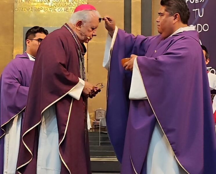 La ceniza no puede reducirse a puro “elemento decorativo”, Obispo Ramón Castro Castro