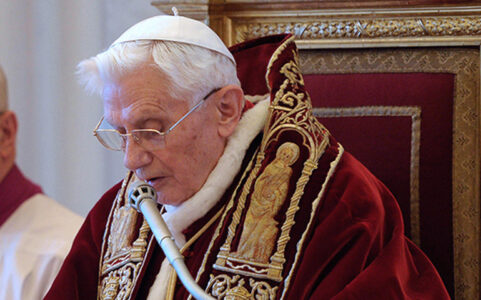 La familia del Papa está en Palacio, vista pastoral a Ponte Mammolo, la protección de menores, el ‘torpe error’ de Ouellet, León XIV y  CL,»¿Qué hay detrás de la renuncia del Papa?»,»la Biblia como Dios manda».