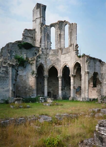 El León XIV regresa a Roma: guerra, emigrantes y bendiciones, ¿un Papa cauto?, ¿qué legado ha dejado el Papa Francisco?, las entrevistas post mortem,¿quién desgarra la túnica de Cristo?, los valores de Europa, salvar a los niños, Francia anti vida ,Benedict Cumberbatch, ¿la última generación de religiosas? 