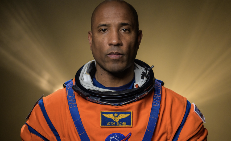 Víctor Glover