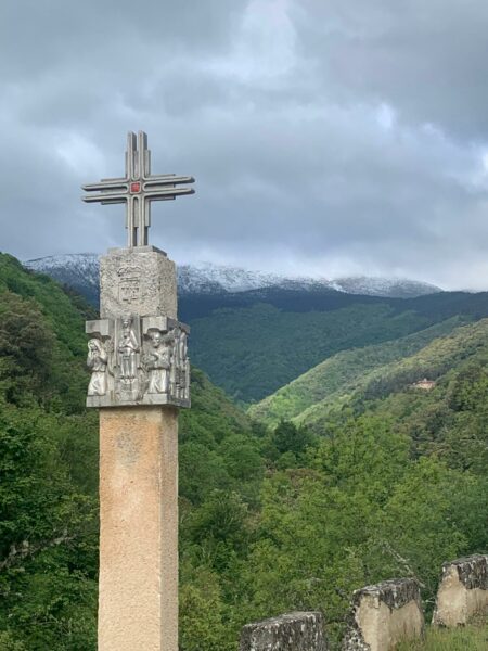 Las comunicaciones sociales, el Papa en Francia, la inteligencia artificial, entre Benedicto y León, Grech se marca un ‘Delcy’, Rivelli en España, las ordenaciones cismáticas, los abusos, la liturgia para unir, el vaticano estado sui generis, el cambio húngaro, Zuppi y Francisco,  mes de María.