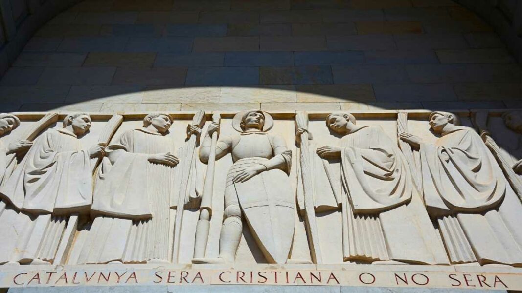 Día de los abuelos, el pontificado de León XIV empieza en España, el Vaticano ya es verde, viaje a Perú, abusados de Montserrat, la conversión de Kasper, misa gay en Milan, Viganò cabreado, África con la vida, aborto en hospitales católicos, Irlanda resucita, el camino sinodal en Italia, la oración en el fútbol.