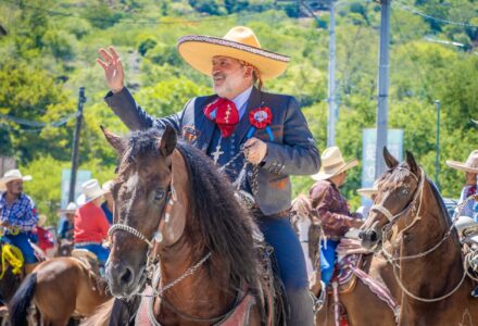 Monseñor Chuy. En Honor a la Virgen
