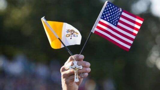 El Papa en Lampedusa el día de la independencia, el secreto bancario del Vaticano, León XIV y los chinos, Castelgandolfo, ¿se han pasado en Doctrina de la Fe?, una herida en la Iglesia, la realidad y los sueños de la inmigración.